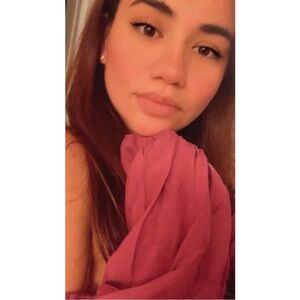 Meet your Posher, Raquel